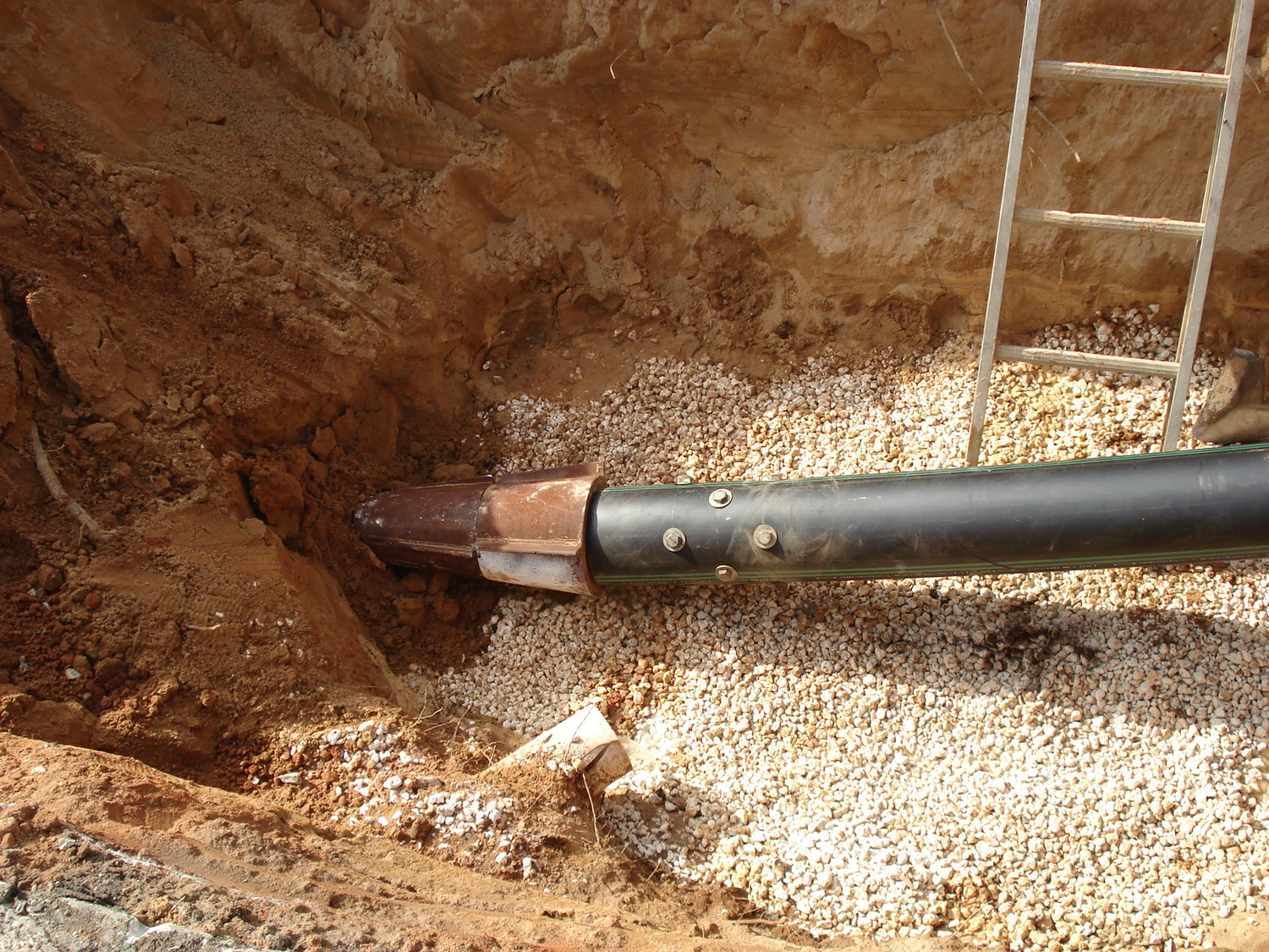 С разрушением старой трубы